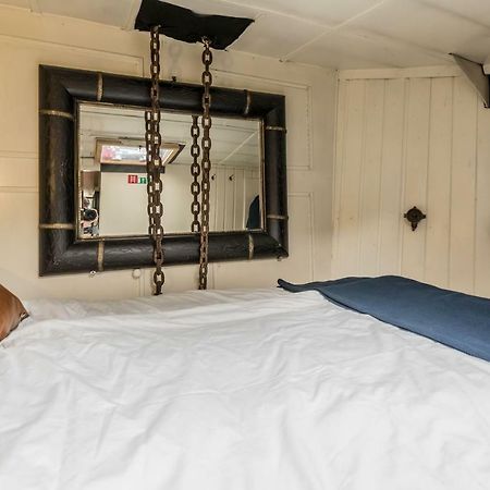 Houseboat Reussi Bed & Breakfast Amsterdam Bagian luar foto