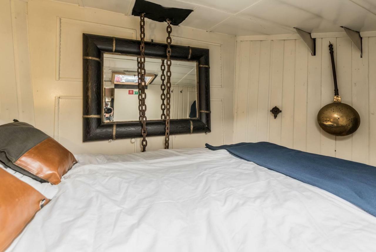 Houseboat Reussi Bed & Breakfast Amsterdam Bagian luar foto